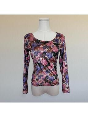 Vintage velvet floral long sleeve top. Best fits M.